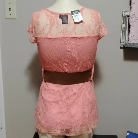 NWT Rue21 top - Picture 3 of 6